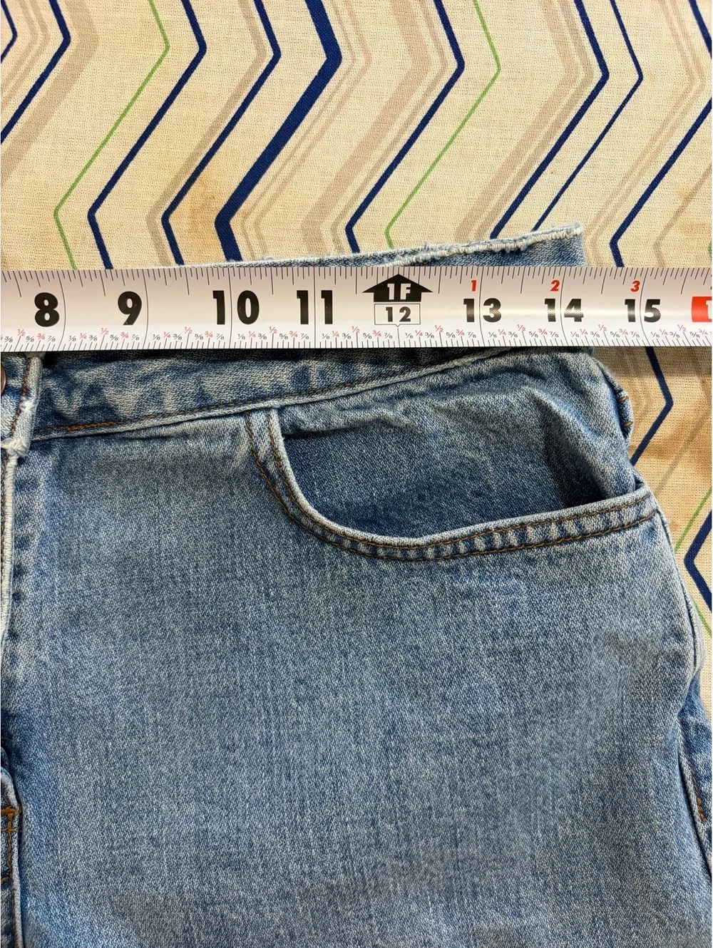 Vintage J.Crew Denim Cut-Off Shorts Womens Size 4 Light Wash Frayed Hem 5-Pocket